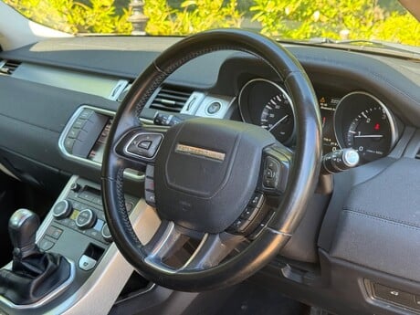 Land Rover Range Rover Evoque 2.2 SD4 Pure 4WD Euro 5 (s/s) 5dr 32