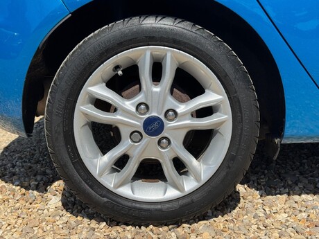 Ford Fiesta 1.0T EcoBoost Zetec Euro 6 (s/s) 5dr 27