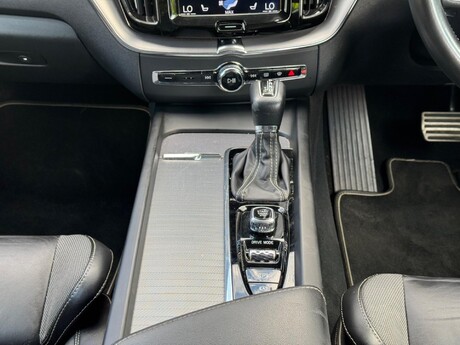 Volvo XC60 2.0 T5 R-Design Auto AWD Euro 6 (s/s) 5dr 12