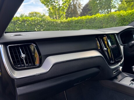 Volvo XC60 2.0 T5 R-Design Auto AWD Euro 6 (s/s) 5dr 18