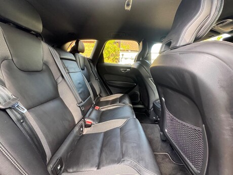 Volvo XC60 2.0 T5 R-Design Auto AWD Euro 6 (s/s) 5dr 19