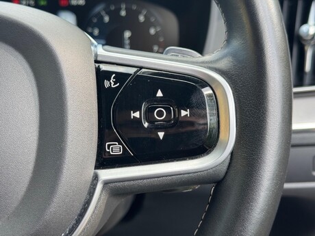 Volvo XC60 2.0 T5 R-Design Auto AWD Euro 6 (s/s) 5dr 26