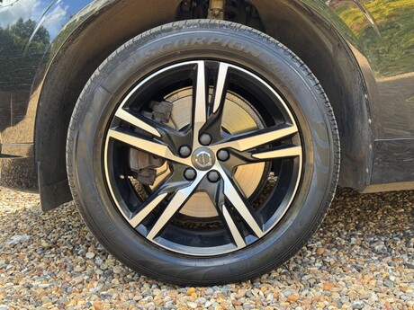Volvo XC60 2.0 T5 R-Design Auto AWD Euro 6 (s/s) 5dr 31