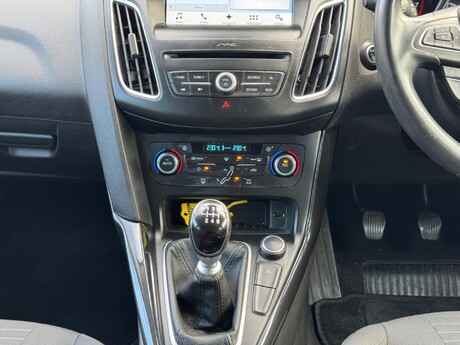 Ford Focus 1.0T EcoBoost Titanium Euro 6 (s/s) 5dr 18