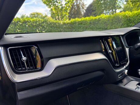Volvo XC60 2.0 T5 R-Design Auto AWD Euro 6 (s/s) 5dr 18