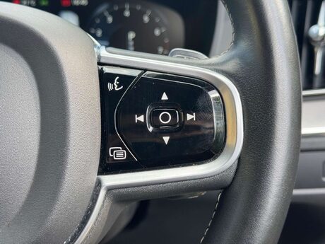 Volvo XC60 2.0 T5 R-Design Auto AWD Euro 6 (s/s) 5dr 26