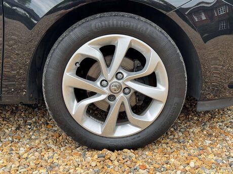Vauxhall Corsa 1.4i ecoTEC Sport Euro 6 3dr 45