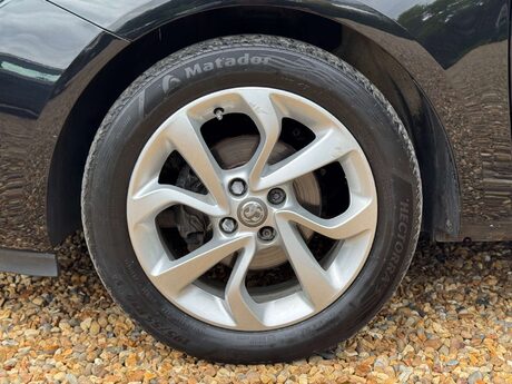 Vauxhall Corsa 1.4i ecoTEC Sport Euro 6 3dr 43