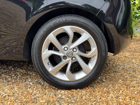 Vauxhall Corsa 1.4i ecoTEC Sport Euro 6 3dr 44