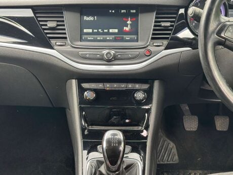 Vauxhall Astra 1.4i Turbo SRi Euro 6 5dr 25