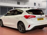 Ford Focus 1.0T EcoBoost ST-Line Euro 6 (s/s) 5dr 7