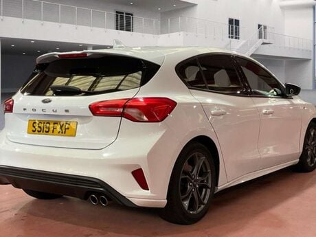 Ford Focus 1.0T EcoBoost ST-Line Euro 6 (s/s) 5dr 8