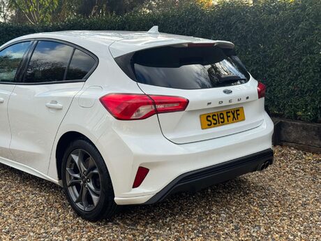 Ford Focus 1.0T EcoBoost ST-Line Euro 6 (s/s) 5dr 6