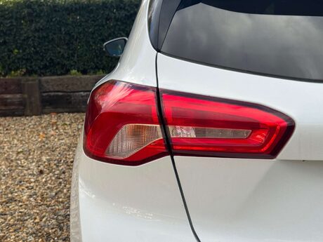 Ford Focus 1.0T EcoBoost ST-Line Euro 6 (s/s) 5dr 38
