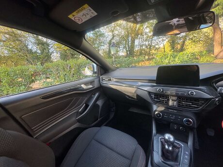 Ford Focus 1.0T EcoBoost ST-Line Euro 6 (s/s) 5dr 13