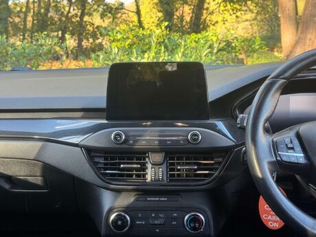 Ford Focus 1.0T EcoBoost ST-Line Euro 6 (s/s) 5dr 22