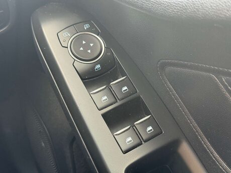 Ford Focus 1.0T EcoBoost ST-Line Euro 6 (s/s) 5dr 28