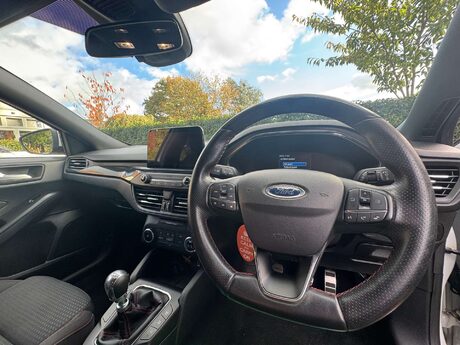 Ford Focus 1.0T EcoBoost ST-Line Euro 6 (s/s) 5dr 18