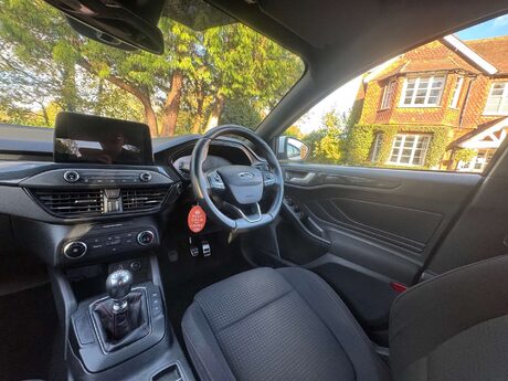 Ford Focus 1.0T EcoBoost ST-Line Euro 6 (s/s) 5dr 16