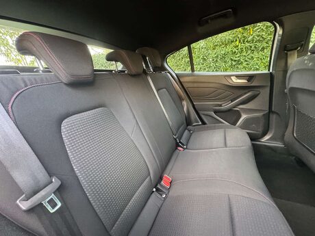 Ford Focus 1.0T EcoBoost ST-Line Euro 6 (s/s) 5dr 25