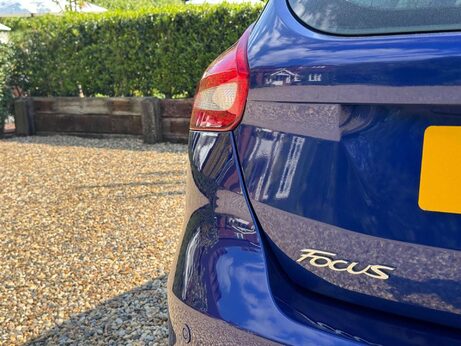 Ford Focus 1.5 TDCi Titanium Euro 6 (s/s) 5dr 3