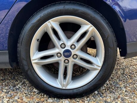 Ford Focus 1.0T EcoBoost Titanium Euro 6 (s/s) 5dr 33