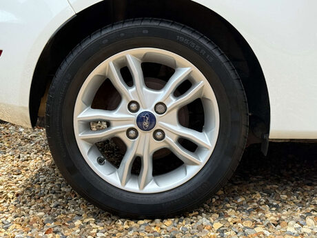 Ford Fiesta 1.25 Zetec Euro 6 3dr 17