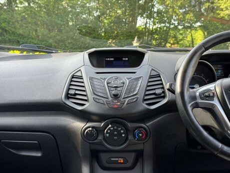 Ford Ecosport 1.0T EcoBoost Zetec 2WD Euro 6 (s/s) 5dr 9