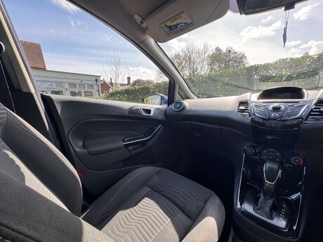 Ford Fiesta 1.6 Zetec Powershift Euro 5 5dr 19