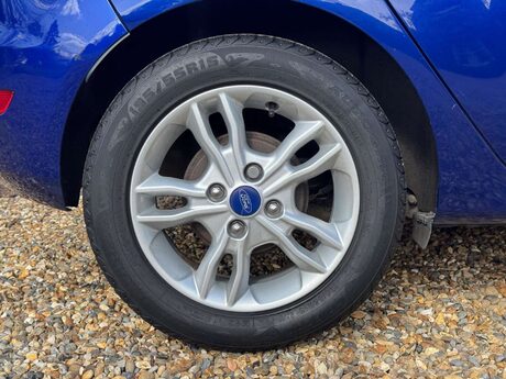 Ford Fiesta 1.6 Zetec Powershift Euro 5 5dr 29