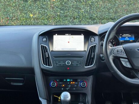 Ford Focus 1.0T EcoBoost ST-Line X Euro 6 (s/s) 5dr 16