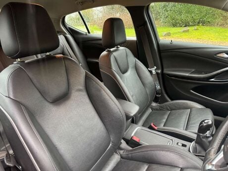 Vauxhall Astra 1.4i Turbo Elite Nav Euro 6 5dr 27