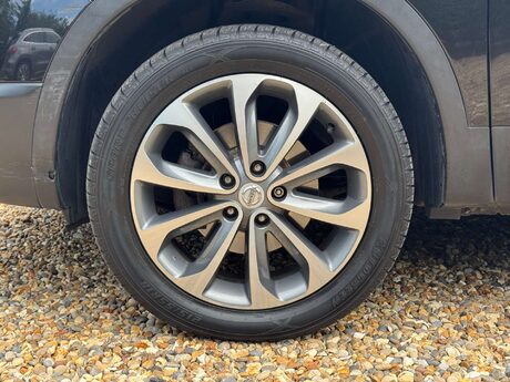 Nissan Qashqai 2.0 Qashqai Tekna 5dr 36