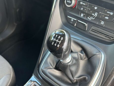 Ford Kuga 1.5 Kuga Titanium 5dr 4