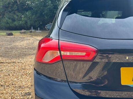 Ford Focus 1.0 Focus ST-Line X 5dr 9