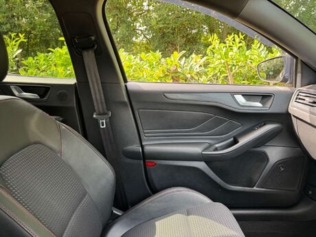 Ford Focus 1.0 Focus ST-Line X 5dr 25