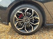 Ford Focus 1.0 Focus ST-Line X 5dr 37