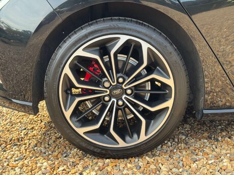 Ford Focus 1.0 Focus ST-Line X 5dr 37