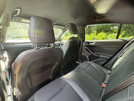 Ford Focus 1.0 Focus ST-Line X 5dr 39