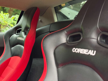 Audi R8 4.2 R8 4.2 Quattro Semi-Auto 4WD 2dr 38
