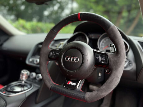 Audi R8 4.2 R8 4.2 Quattro Semi-Auto 4WD 2dr 34