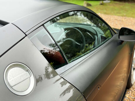 Audi R8 4.2 R8 4.2 Quattro Semi-Auto 4WD 2dr 33