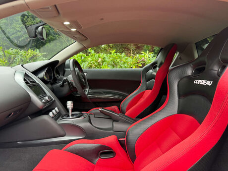 Audi R8 4.2 R8 4.2 Quattro Semi-Auto 4WD 2dr 37
