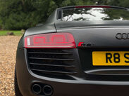 Audi R8 4.2 R8 4.2 Quattro Semi-Auto 4WD 2dr 42