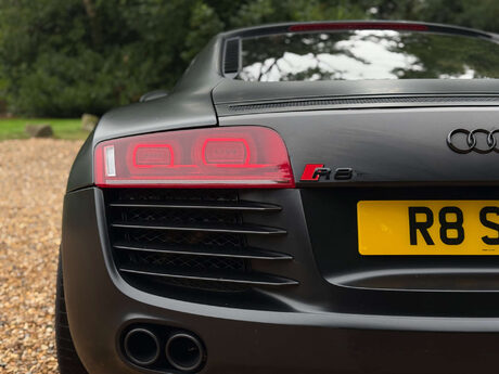 Audi R8 4.2 R8 4.2 Quattro Semi-Auto 4WD 2dr 42