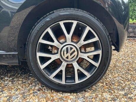 Volkswagen Up 1.0 Rock Up 3dr 21