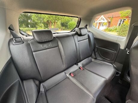 Volkswagen Up 1.0 Rock Up 3dr 13