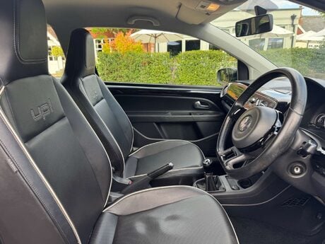 Volkswagen Up 1.0 Rock Up 3dr 11