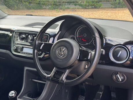 Volkswagen Up 1.0 Rock Up 3dr 22