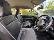 Volkswagen Up 1.0 Rock Up 3dr 10